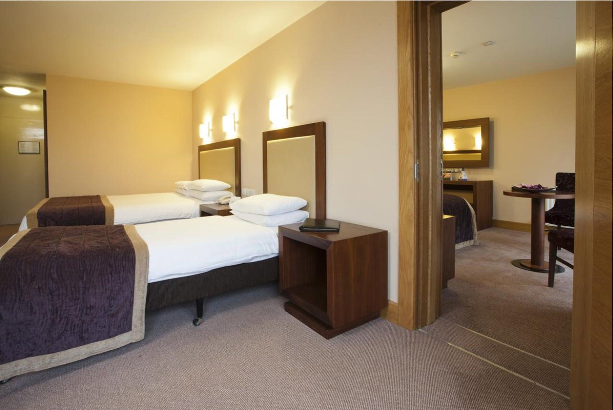 Westport Woods Hotel&Spa Buitenkant foto