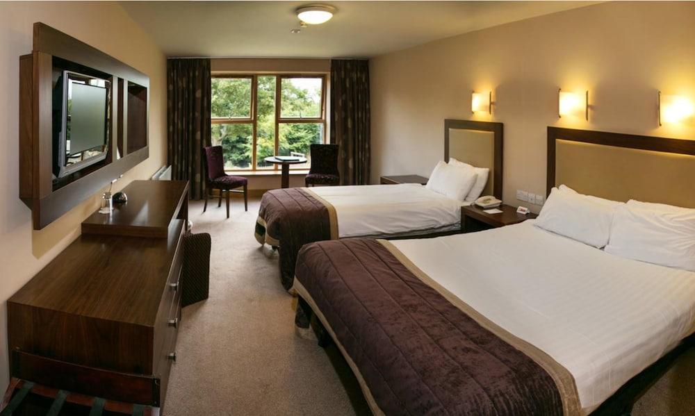 Westport Woods Hotel&Spa Buitenkant foto